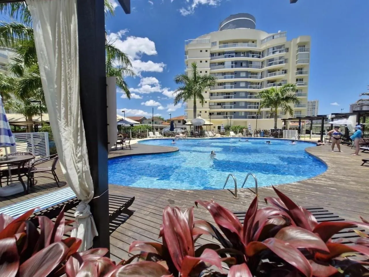 Piscina Com Bar Molhado, Beto Carrero Homeclub Penha  Daire